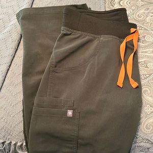 Moss Figs Kade cargo bottoms